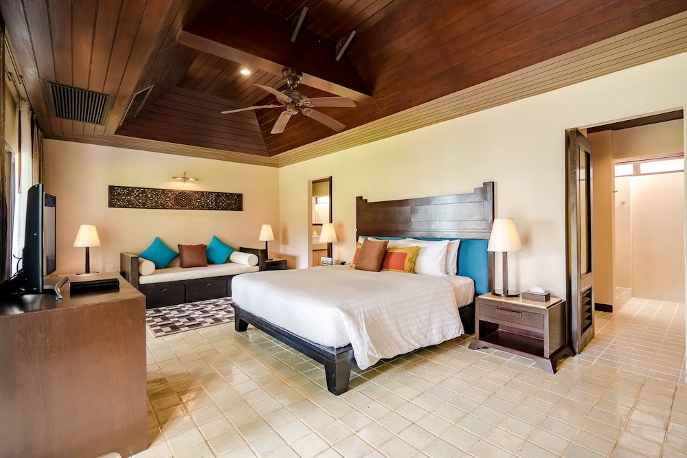 Honeymoon Suite - Photo 1