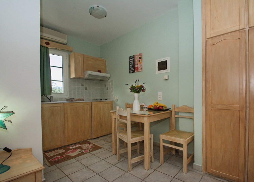 Family Room photo 2