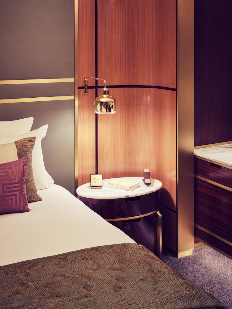 Deluxe Room - Photo 2