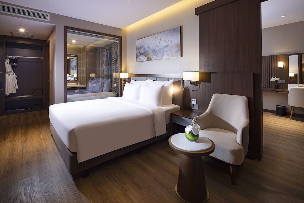 Family Club Suite - Photo 9