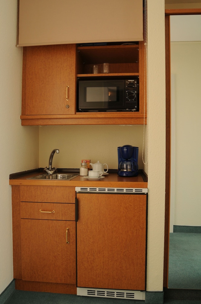 Quad Room with 2 Double Beds photo 3