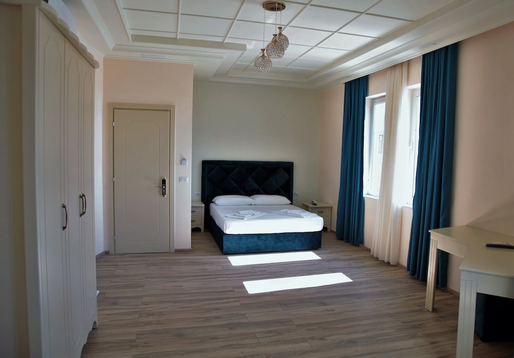 Standard Double Room photo 3