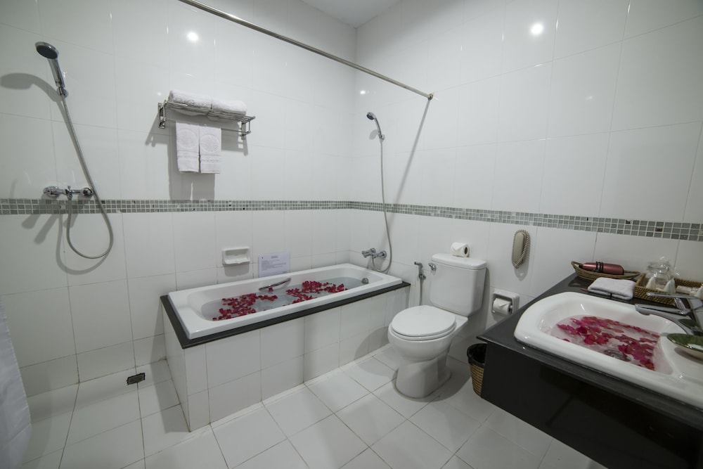Frangipani Twin Room photo 3