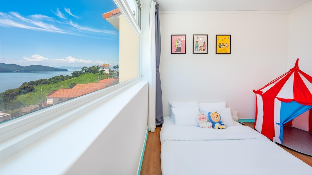 Basic Room, 1 Bedroom (Orange 3)