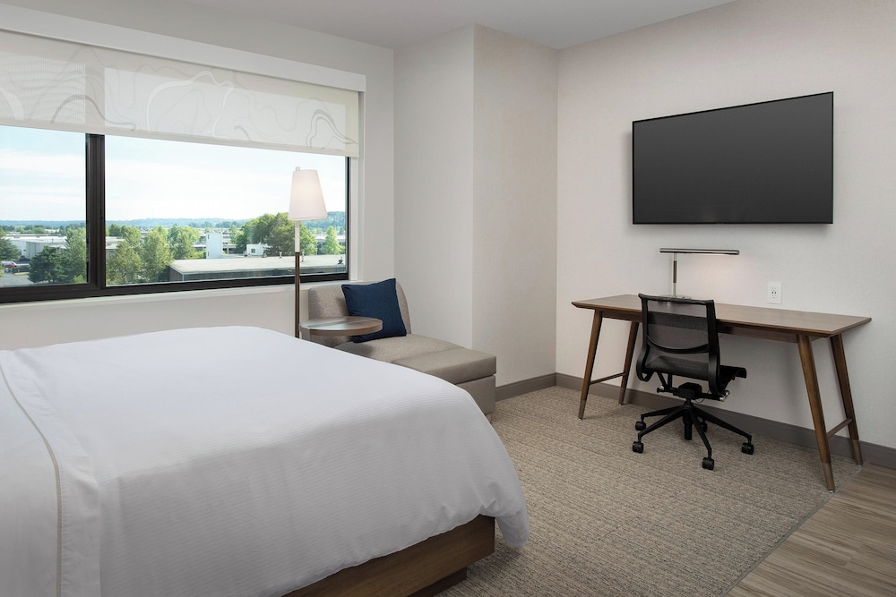 Standard Room, 1 King Bed (Mobility Accessible, Transfer Shower) - Photo 1