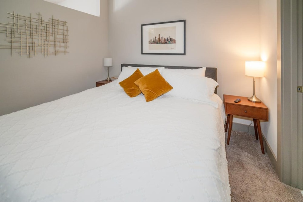Apartment photo 2