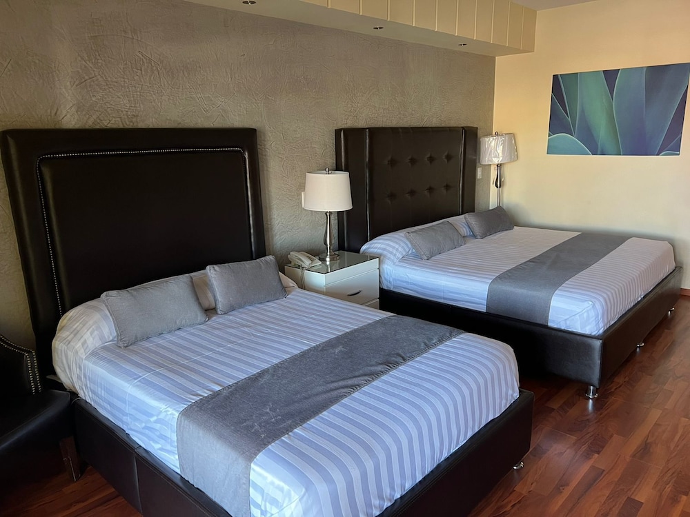 City Room, 2 Double Beds