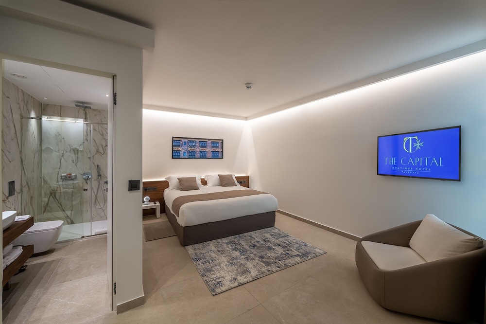Courtyard King Suite