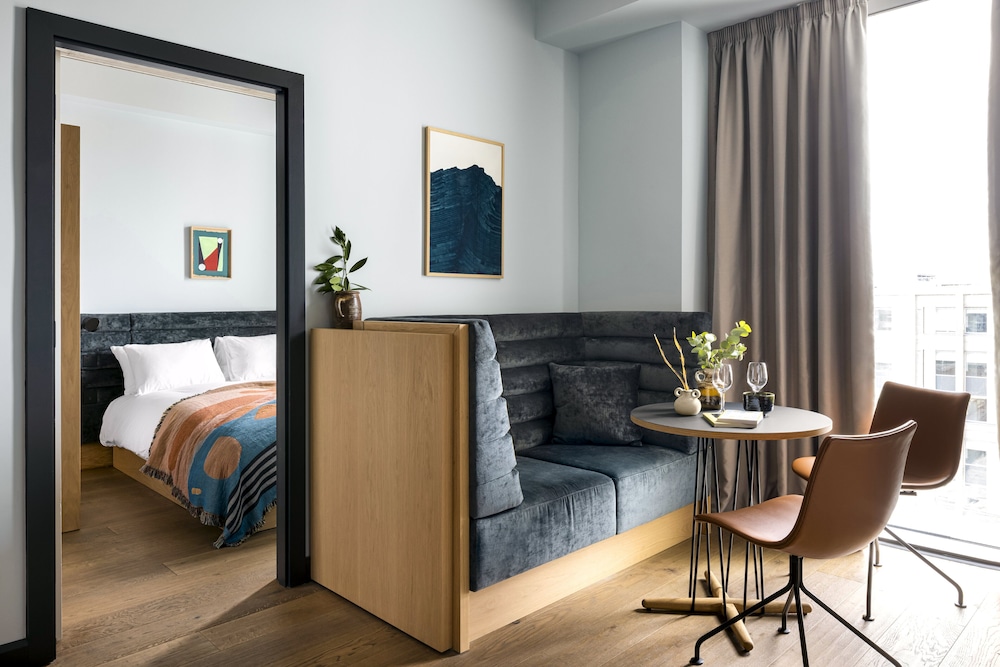 2 Bedroom Suite - Photo 8