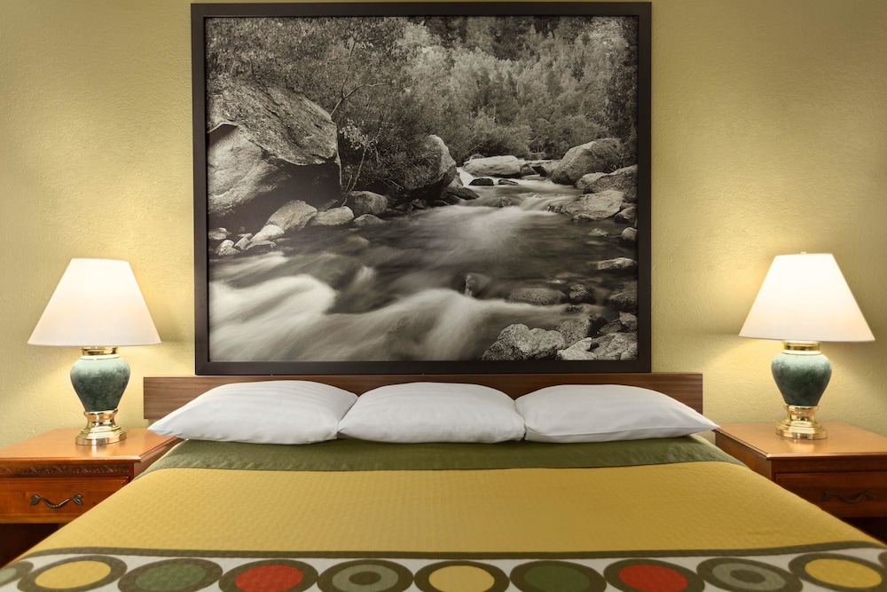 Business Room, 1 King Bed, Non Smoking photo 1