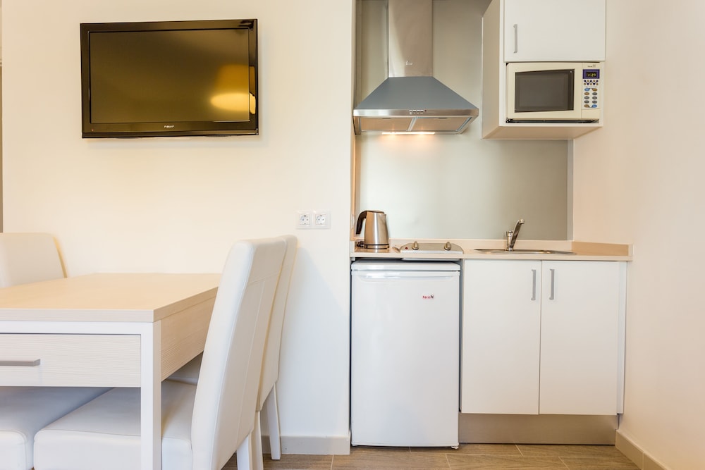 Apartment, 1 Bedroom, Balcony, Annex Building (30m from hotel) - Photo 5