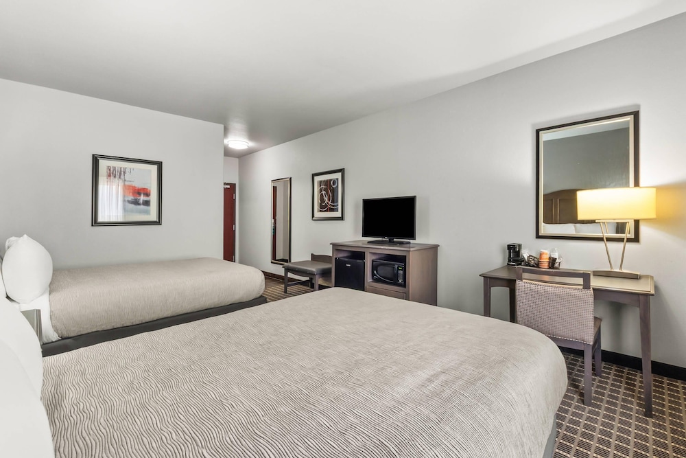 Standard Room, 2 Queen Beds, Non Smoking photo 3