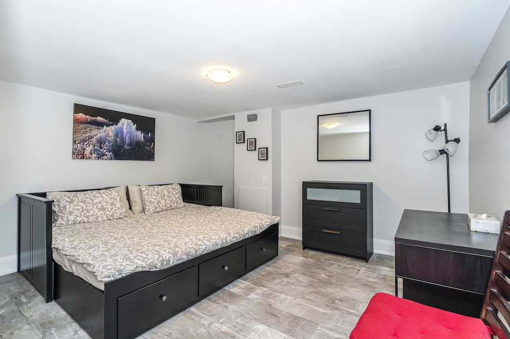 Deluxe Room (Oxford Room)