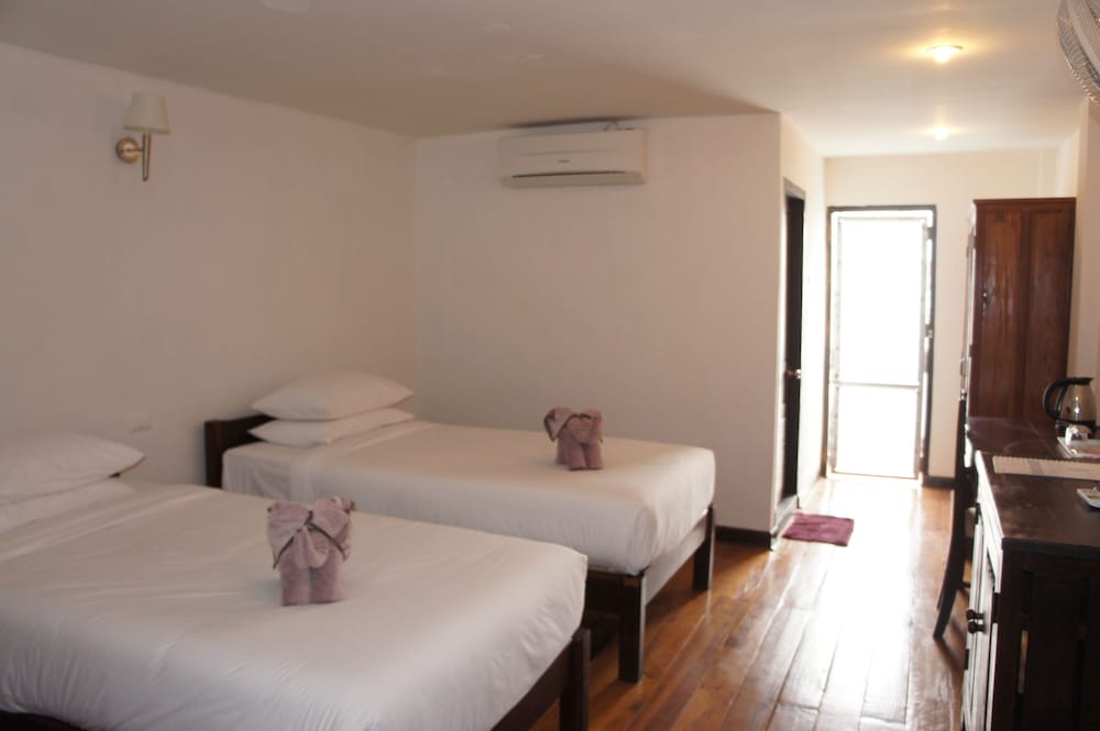 Standard Twin Room (without View)