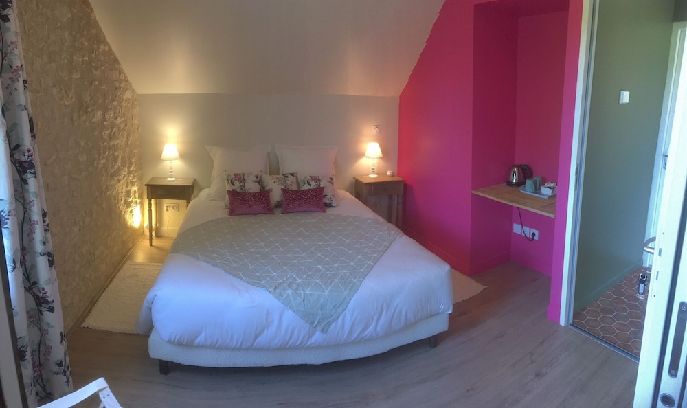 Comfort Double Room, Ensuite, Garden View (Rosa) photo 1