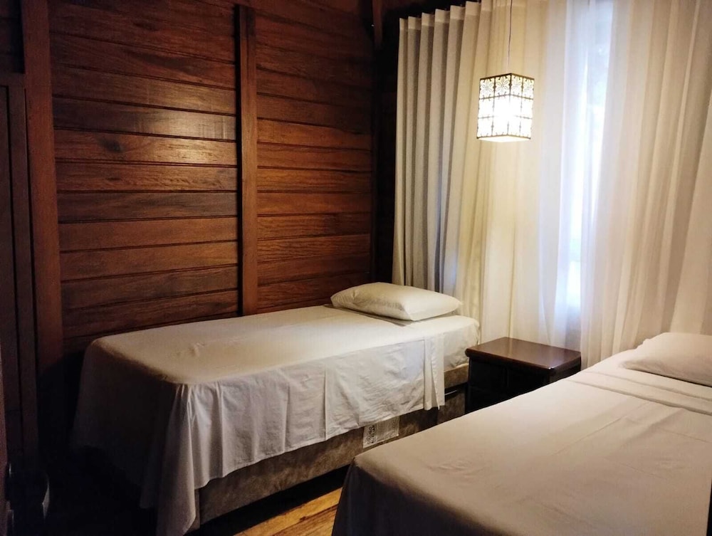 Chalet, 2 Bedrooms, Lagoon View photo 2