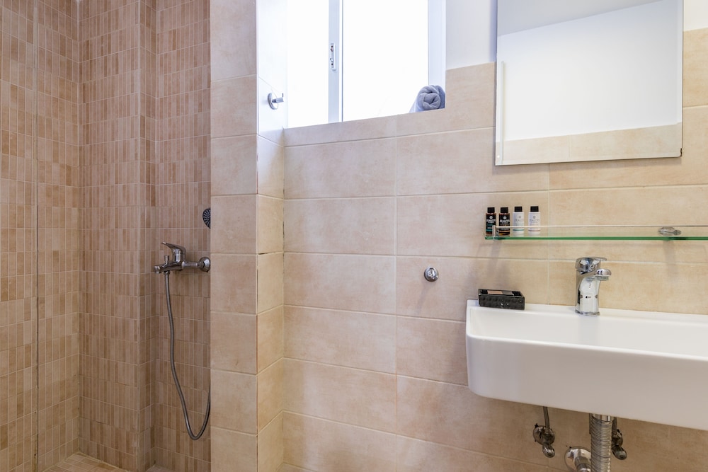 Standard Apartment - Photo 9