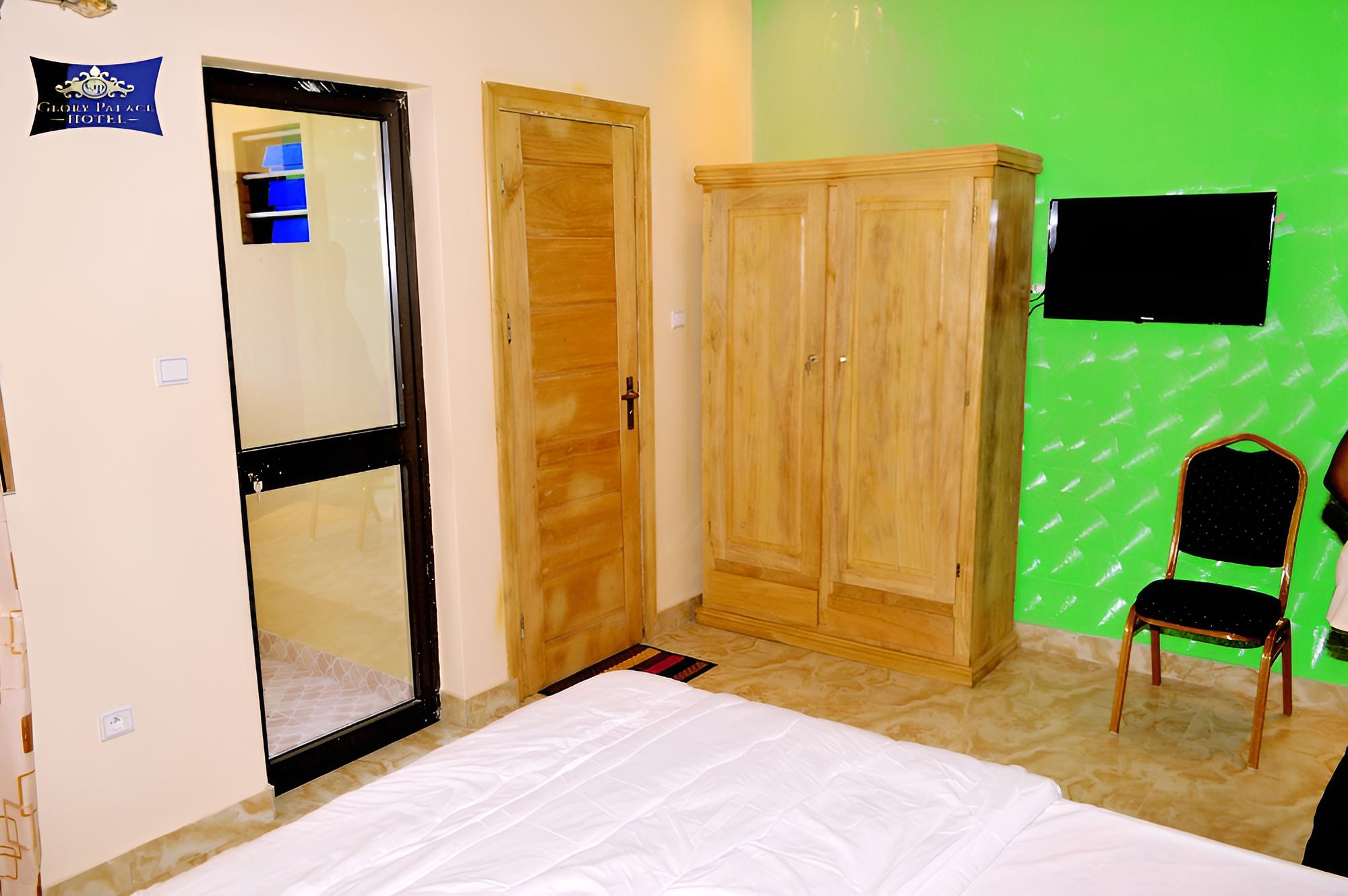 Standard Suite - Photo 3