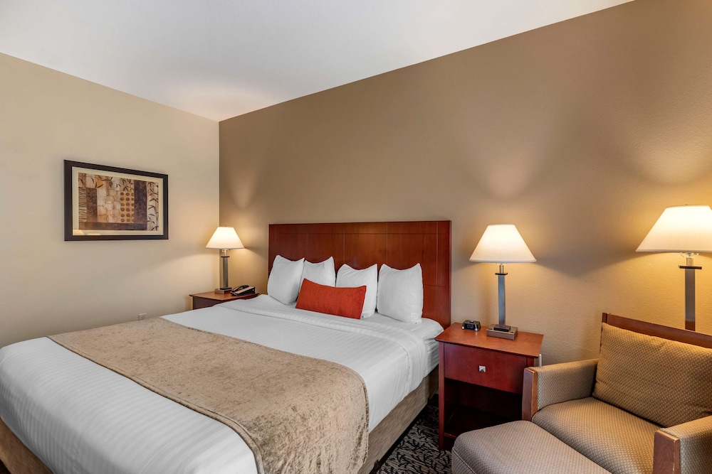 Standard Room, 1 King Bed, Accessible, Non Smoking - Photo 1