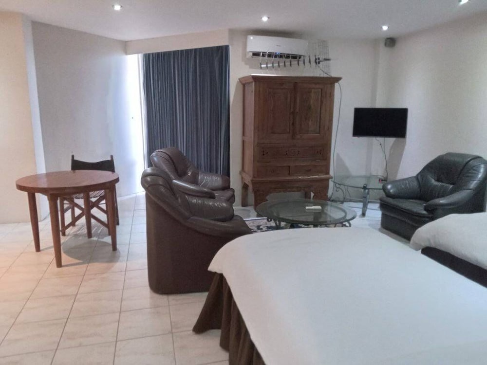 Executive Suite photo 12