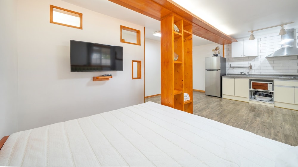 Basic Room, 1 Bedroom (Room 101) - Photo 8