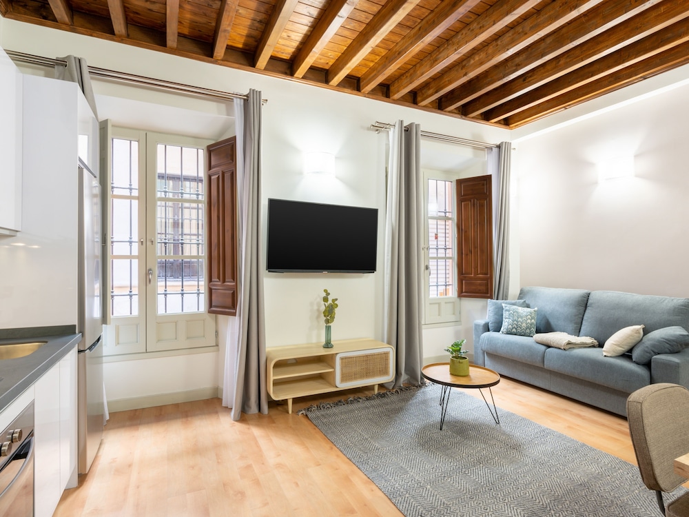 One-Bedroom Apartment (Ground Floor) - Photo 12
