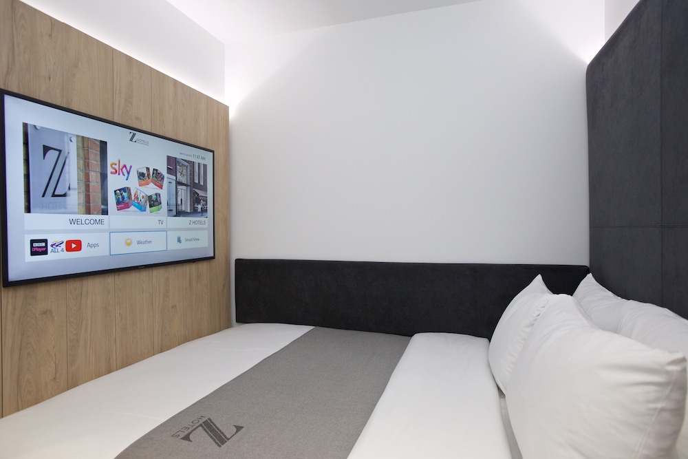 Double Room, No Windows photo 2
