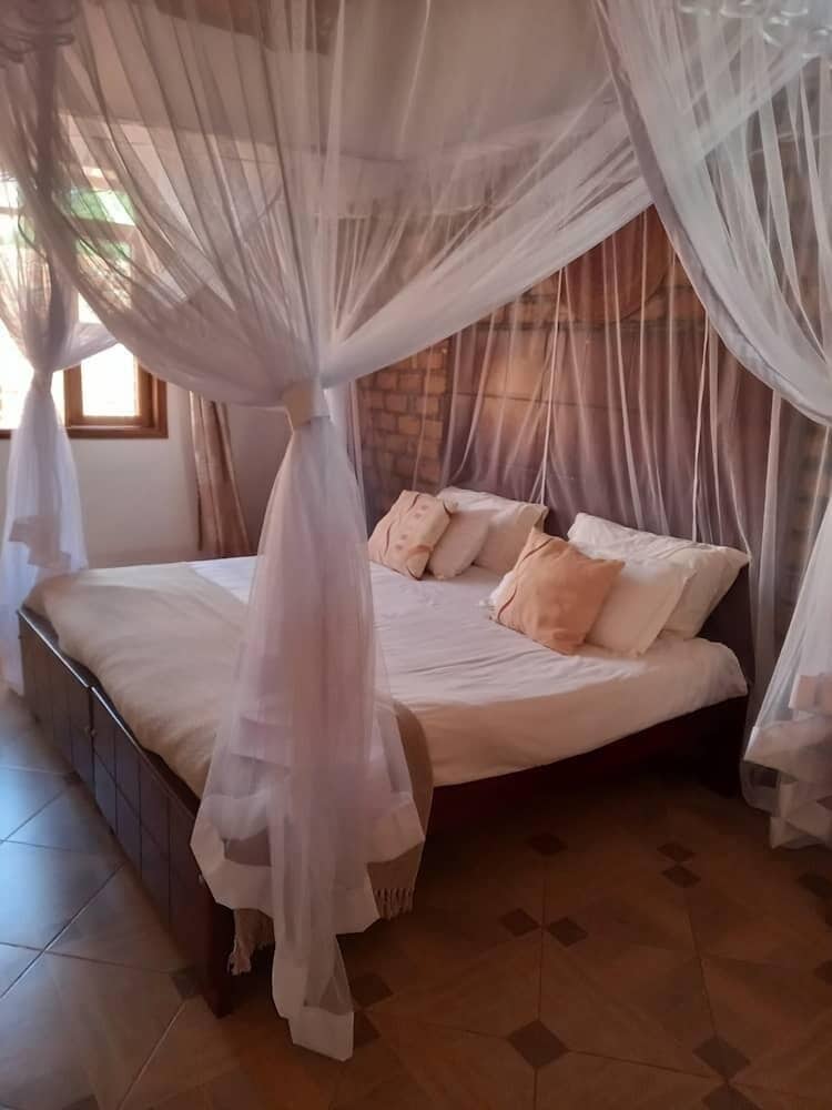 Basic Double or Twin Room, Garden View