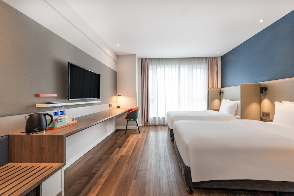 Standard Room, 2 Twin Beds (Stocked Minibar)
