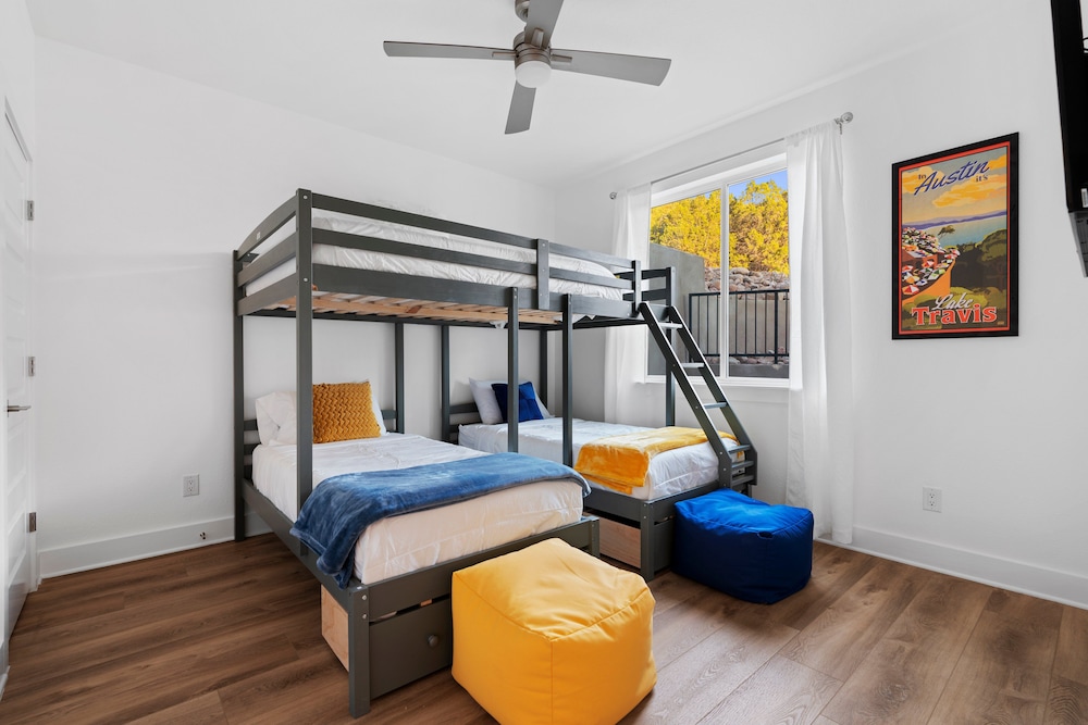 House (4 Bedrooms) photo 1