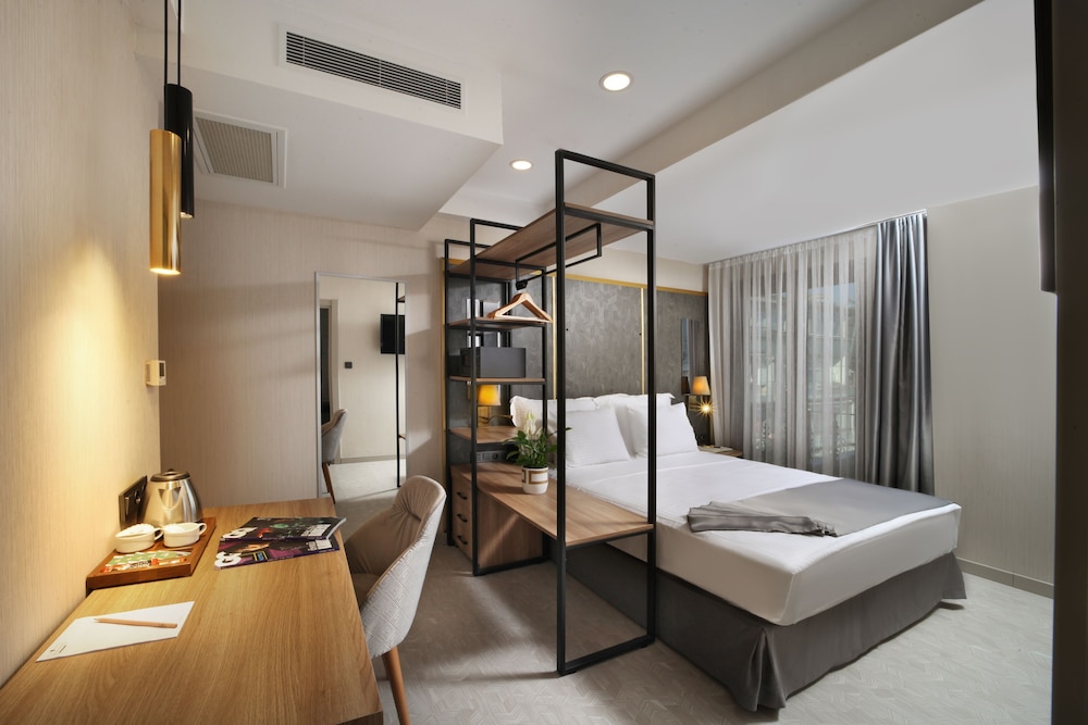 Superior Triple Room photo 2