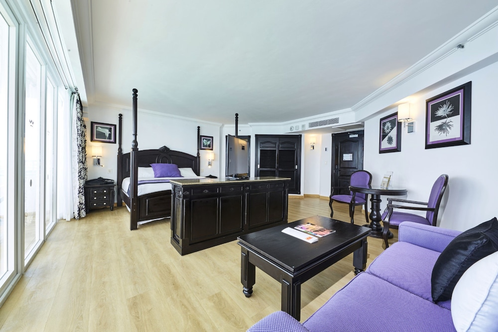 Suite, Oceanfront (B2C-CA)