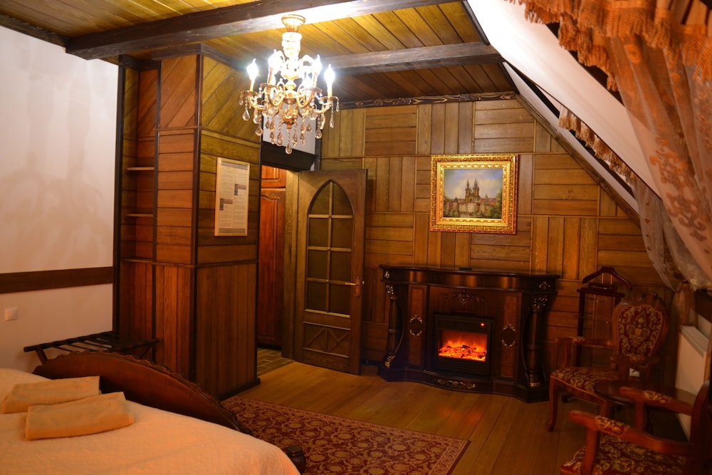 Deluxe Double Room (King Bed)