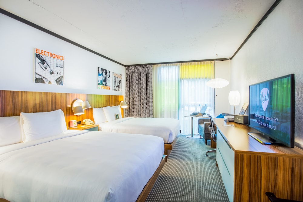 Room, 2 Queen Beds (Stadium)