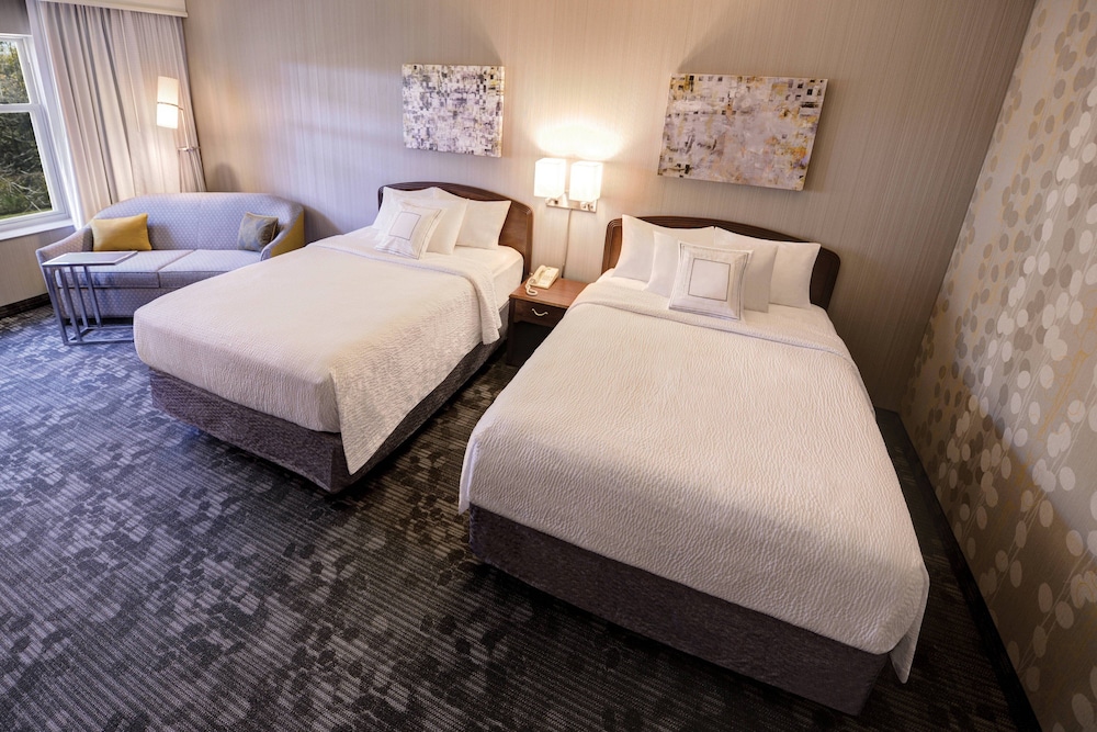 Room, 2 Queen Beds (Hearing Accessible) - Photo 2