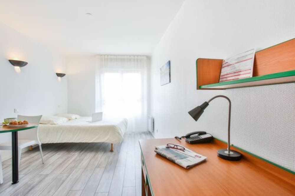 Economy Studio, 1 Queen Bed, Non Smoking, Kitchenette photo 1