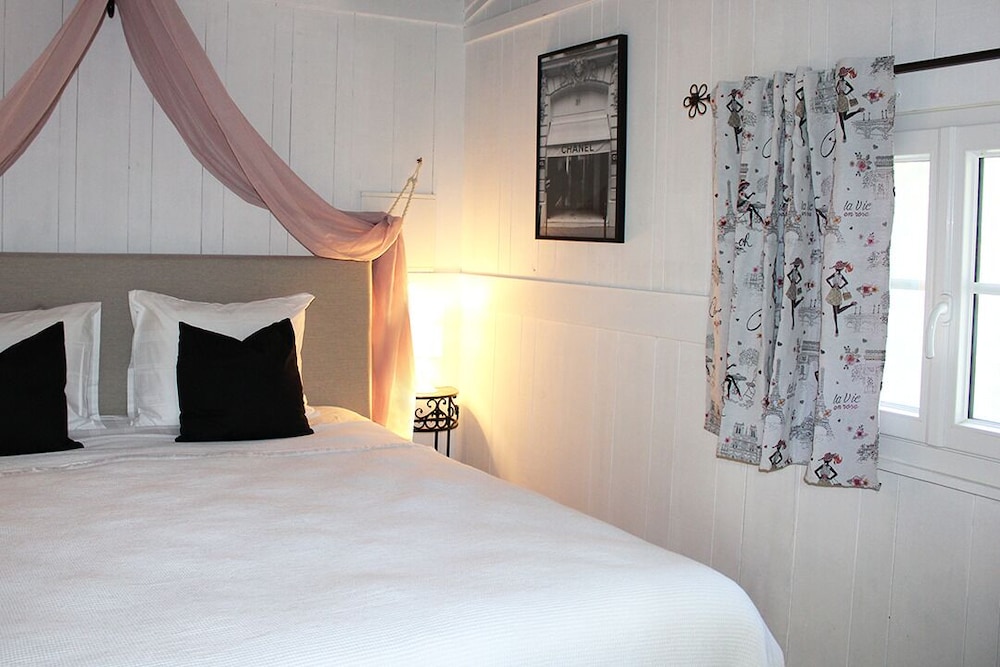 Comfort Room, 1 King Bed photo 1