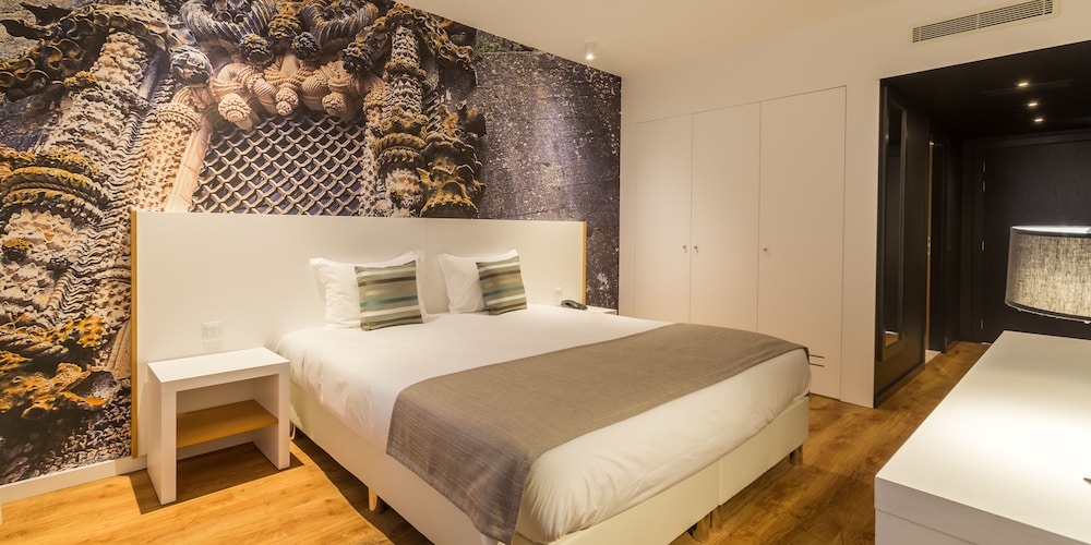 Available room