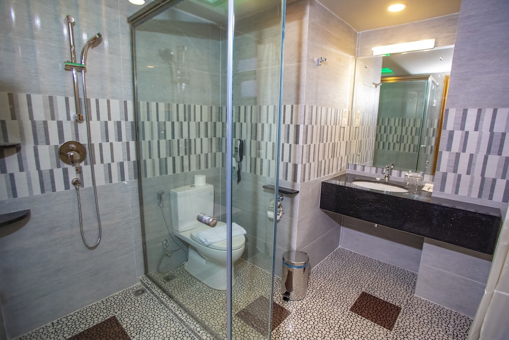 Premier Deluxe Room - Photo 14