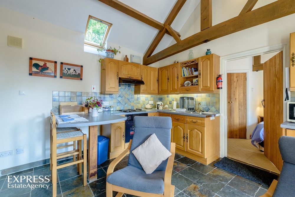 Luxury Cottage, 1 Double Bed, Accessible, Hill View photo 1