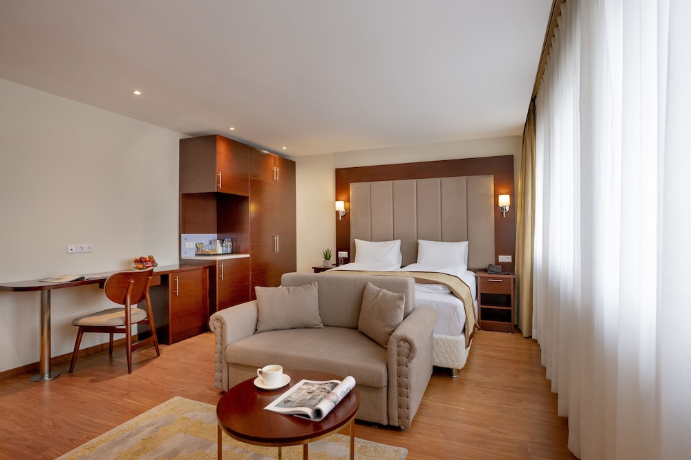 Luxury Triple Room