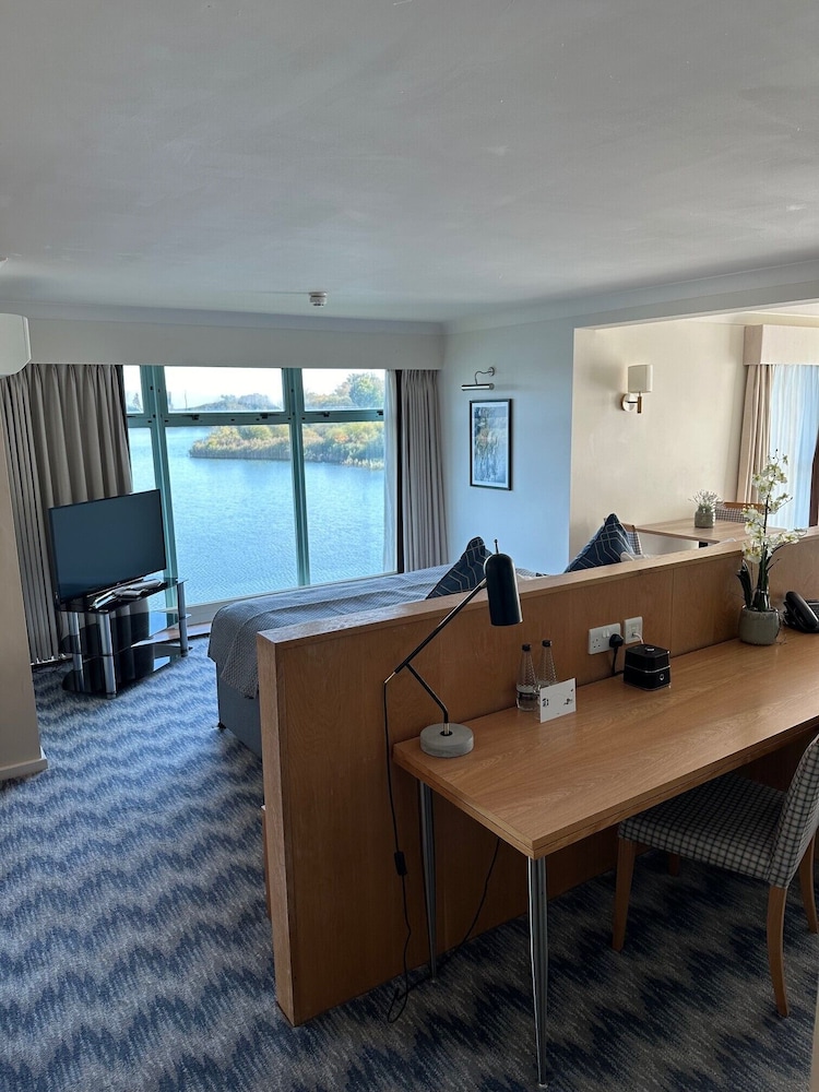 Suite - Photo 2
