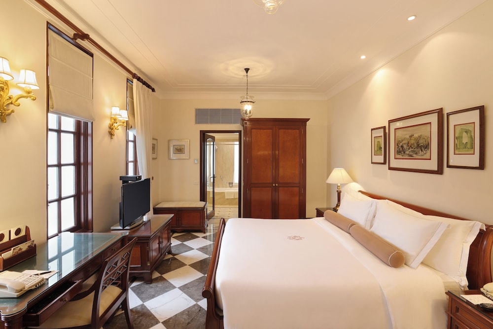 Room, 1 King Bed (Imperial) - Photo 13