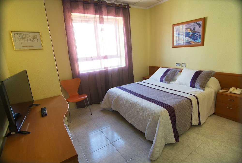 Family Triple Room (2 adults + 1 child)