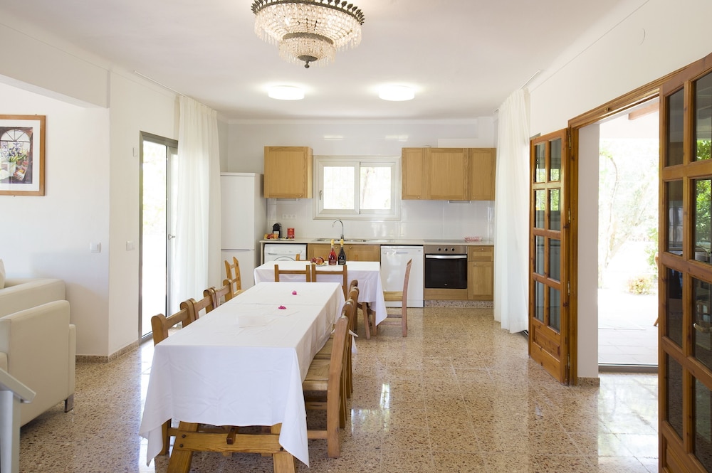 Villa, 4 Bedrooms photo 2