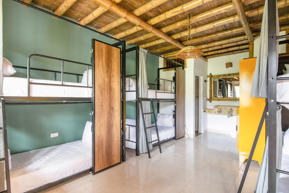 Family Quadruple Room, Multiple Beds photo 3