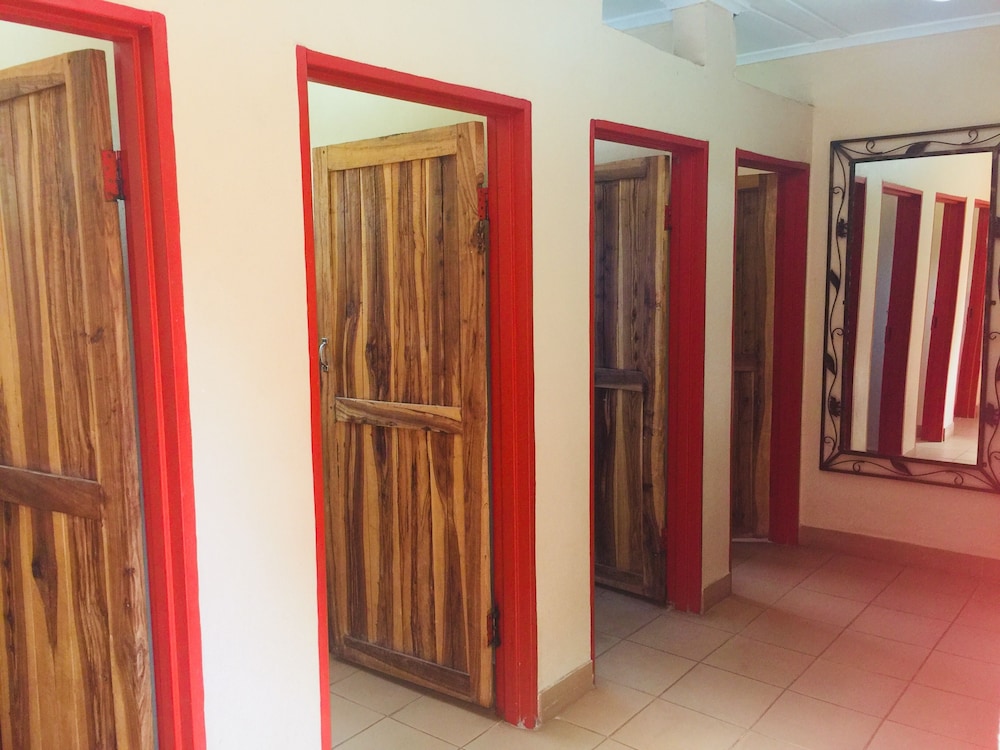 Room (6 Bed Private Dorm) photo 2