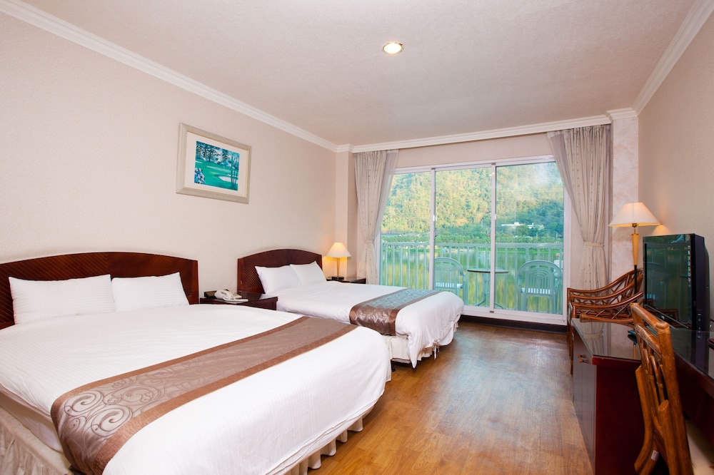 Quadruple Room, Lake View photo 2