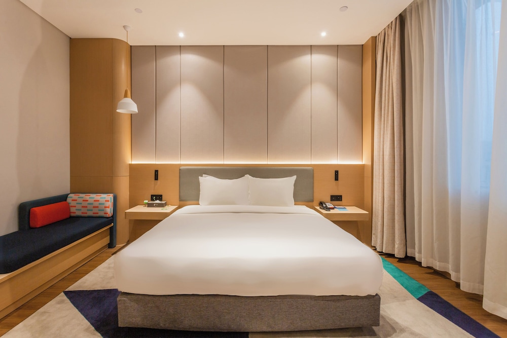 Standard Room, 1 King Bed - Photo 2
