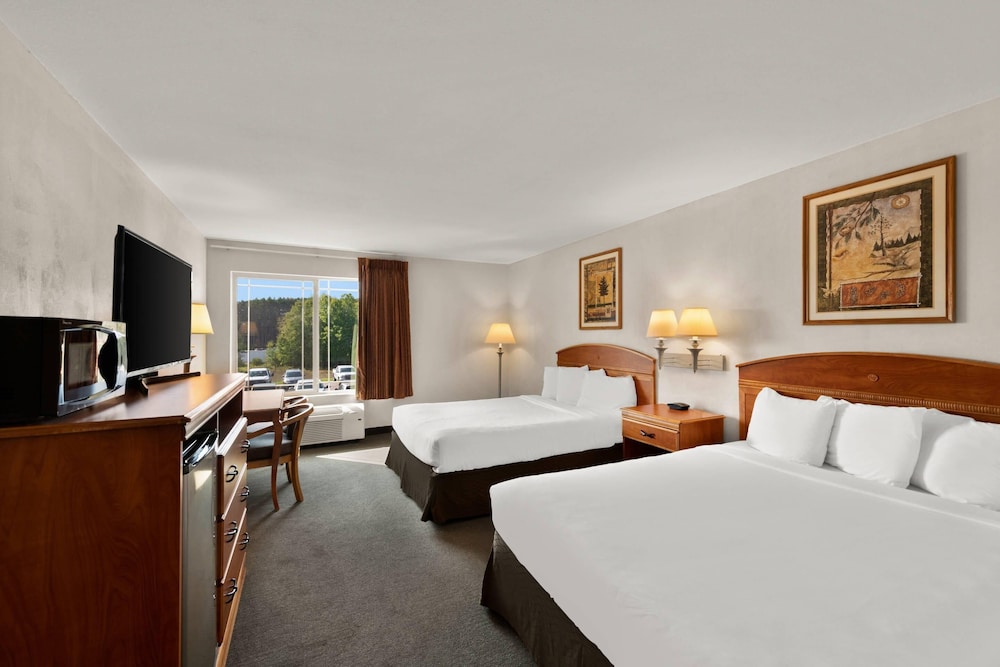 Standard Room, 2 Queen Beds, Non Smoking - Photo 4